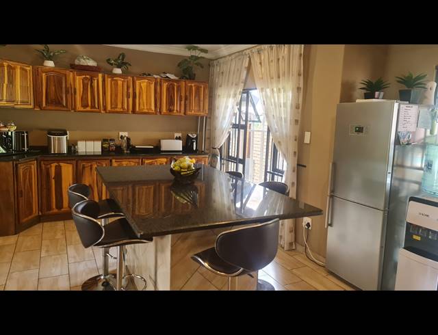 7 BEDROOM HOUSE FOR SALE IN CASHAN